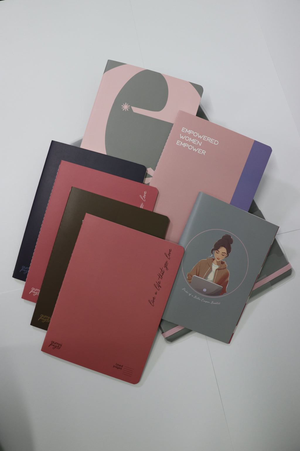 2025 Belle De Jour Undated Planner & Aumnifillers